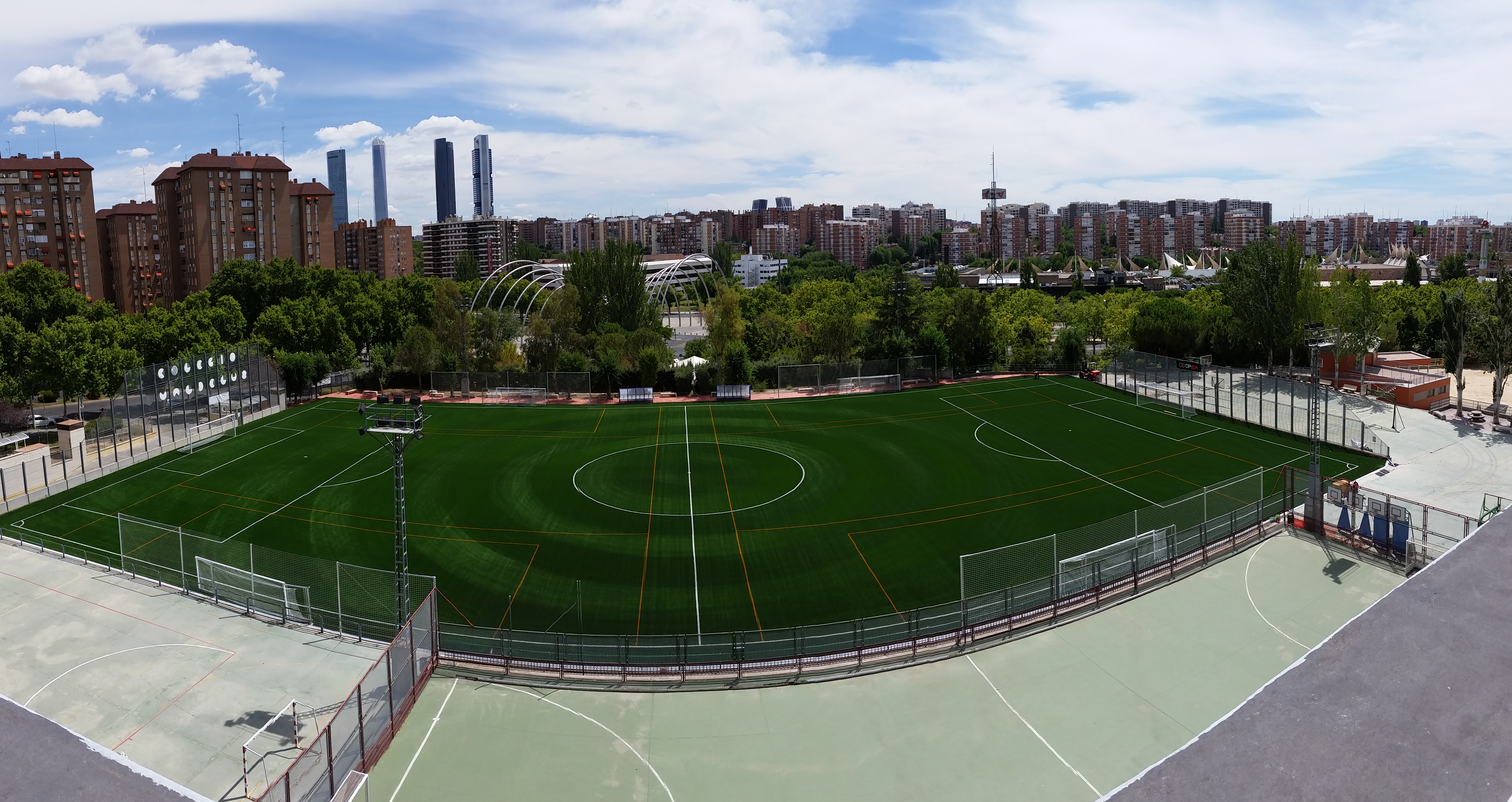 Campo de Fútbol Colegio Valdeluz Image