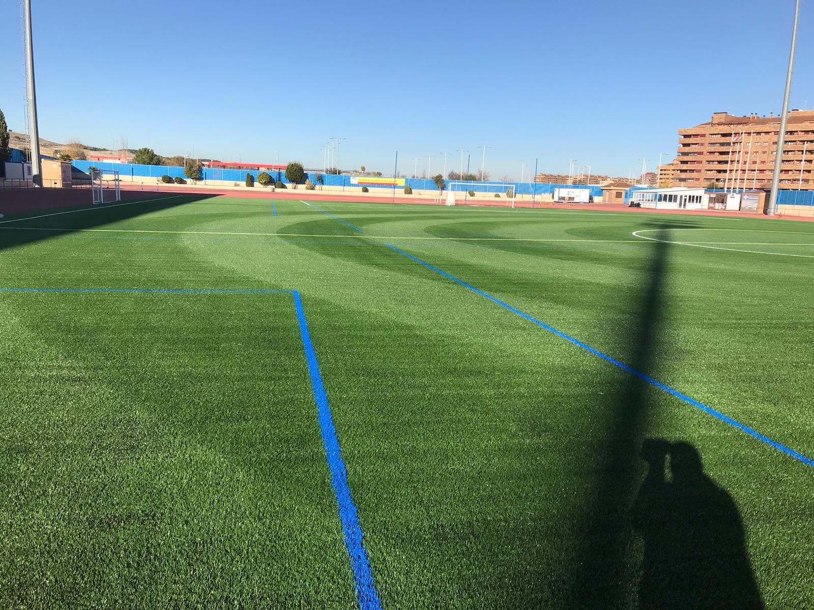 Renovación de Césped Artificial del Campo de Fútbol de la Urbanización El Quiñón, Toledo Image