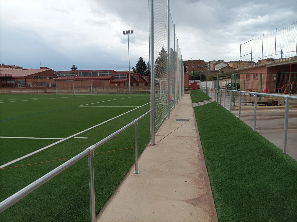 Obras de suministro e instalación de césped artificial en el Campo de Fútbol Municipal Angel de Vicente en Lardero – (La Rioja)