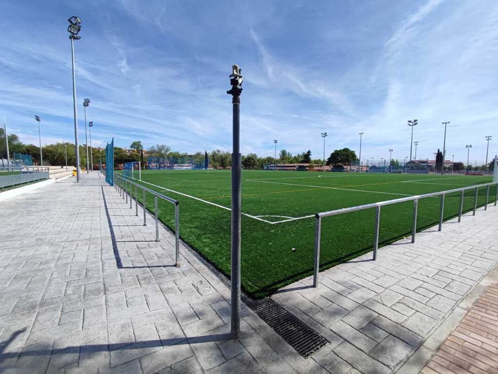 2 campos de fútbol 11 del polideportivo Julián Montero de Leganés, Madrid Image