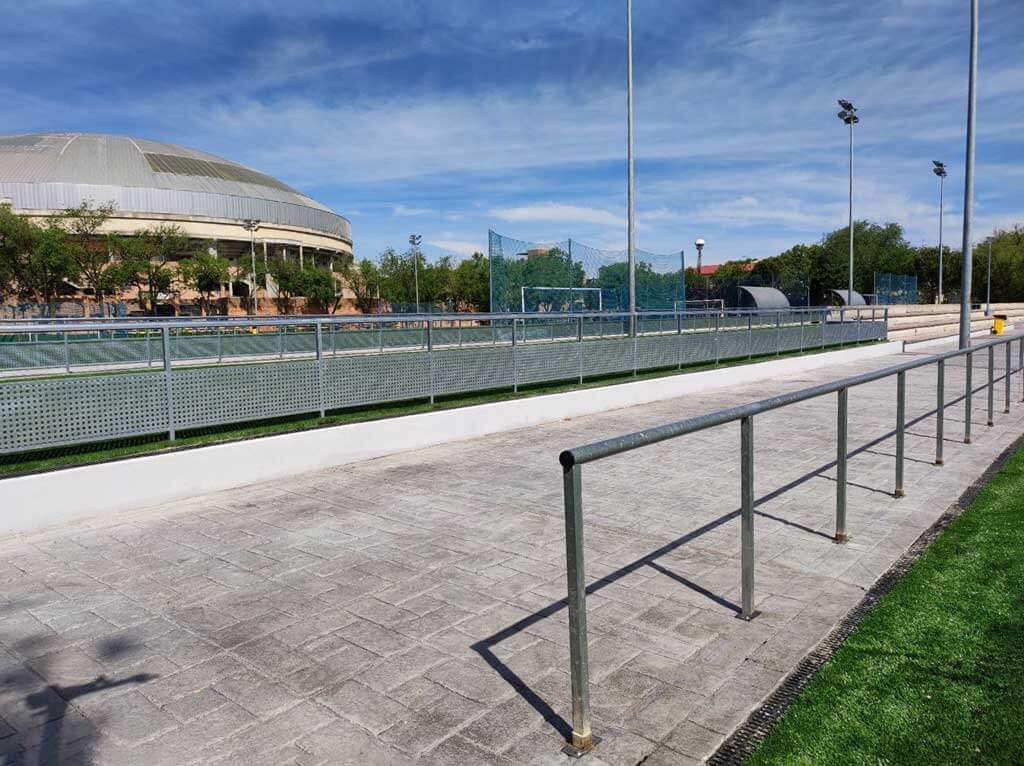 2 campos de fútbol 11 del polideportivo Julián Montero de Leganés, Madrid Image