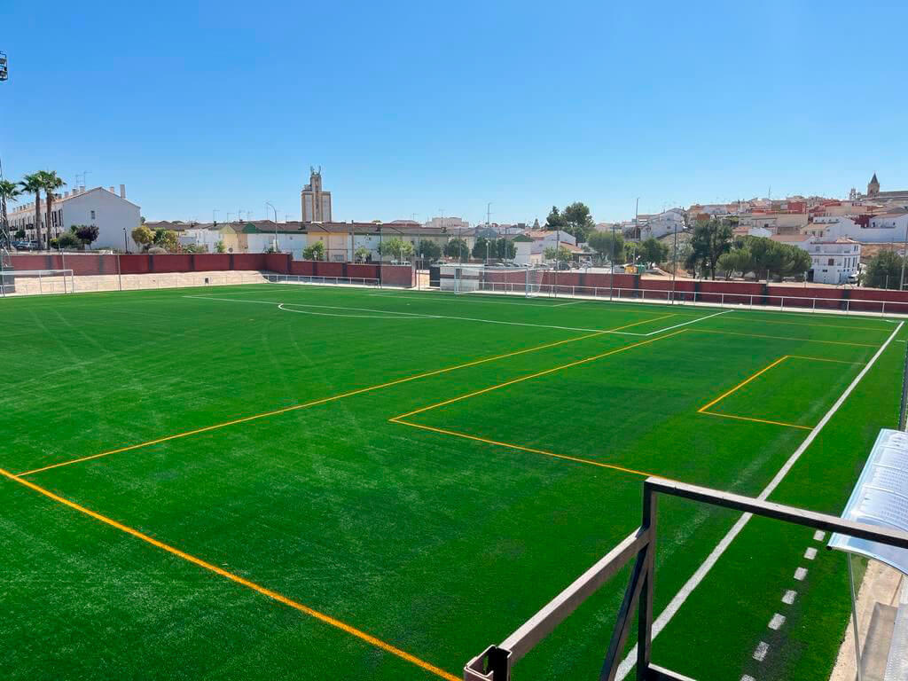 Obras de suministro e instalación del césped artificial del Campo de Fútbol “José Juan Romero Gil” en Gerena, Sevilla Image