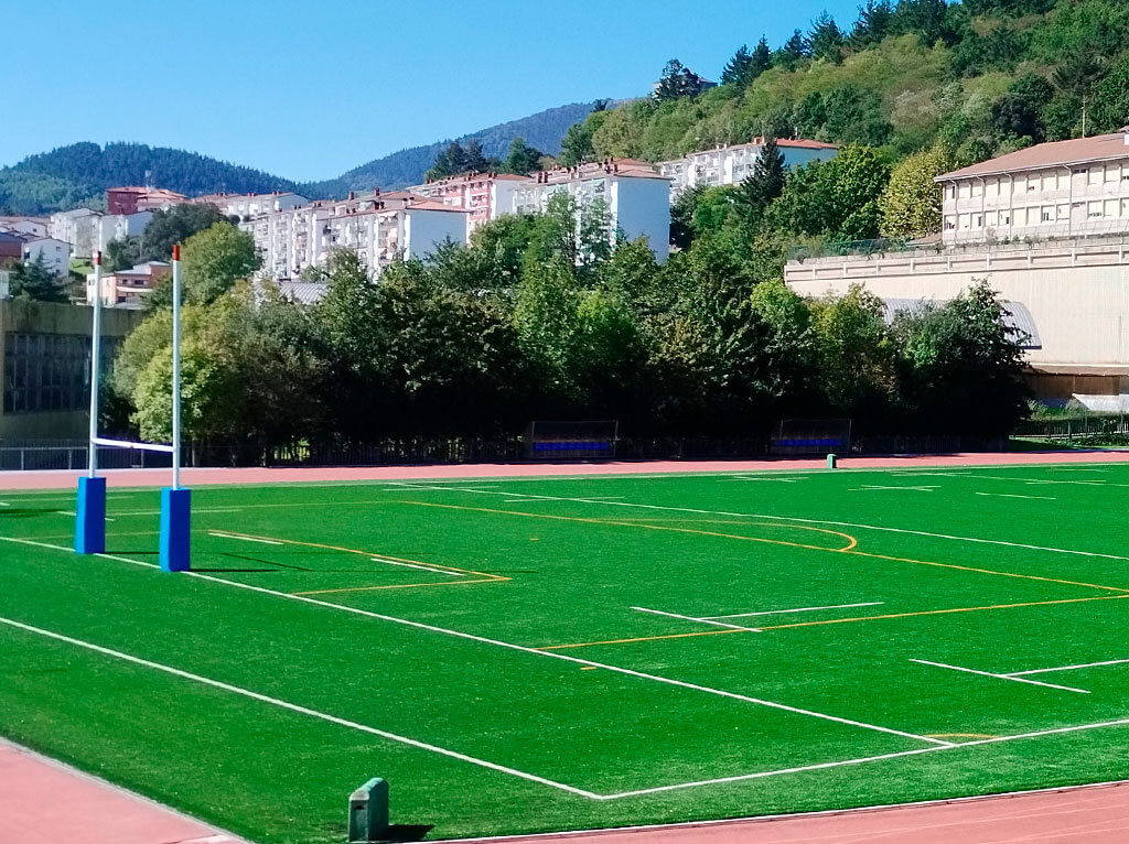 Obras de Suministro e instalación del césped artificial del Campo de Rugby de Mojategi Image