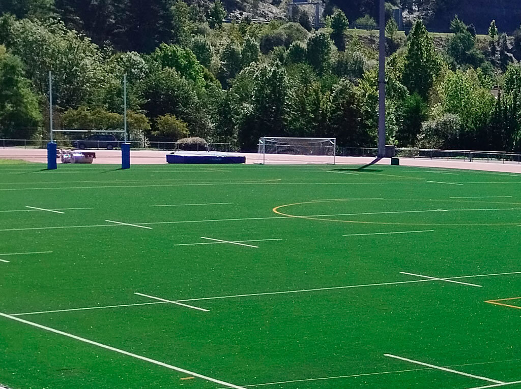 Obras de Suministro e instalación del césped artificial del Campo de Rugby de Mojategi en Arrasate