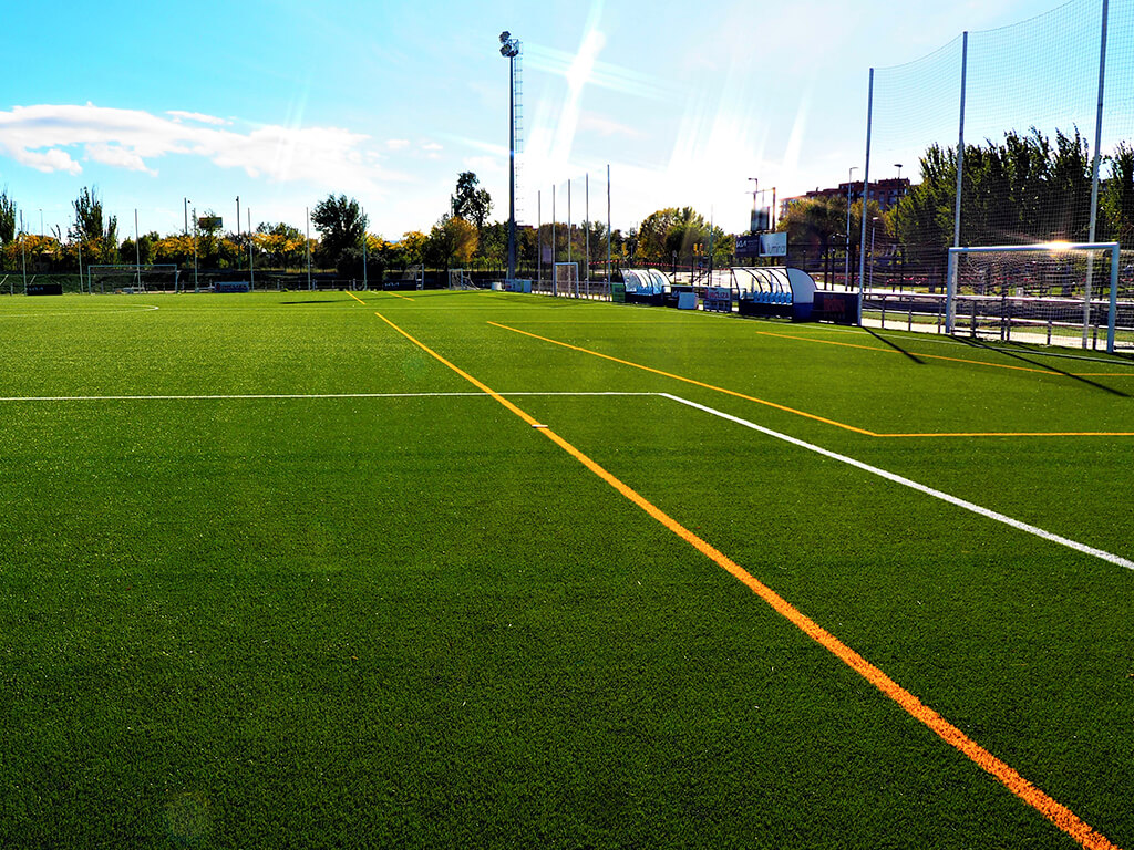 CMF ACTUR. Campo de fútbol para el ayuntamiento de Zaragoza con tecnología de DOBLE TUFTADO Image