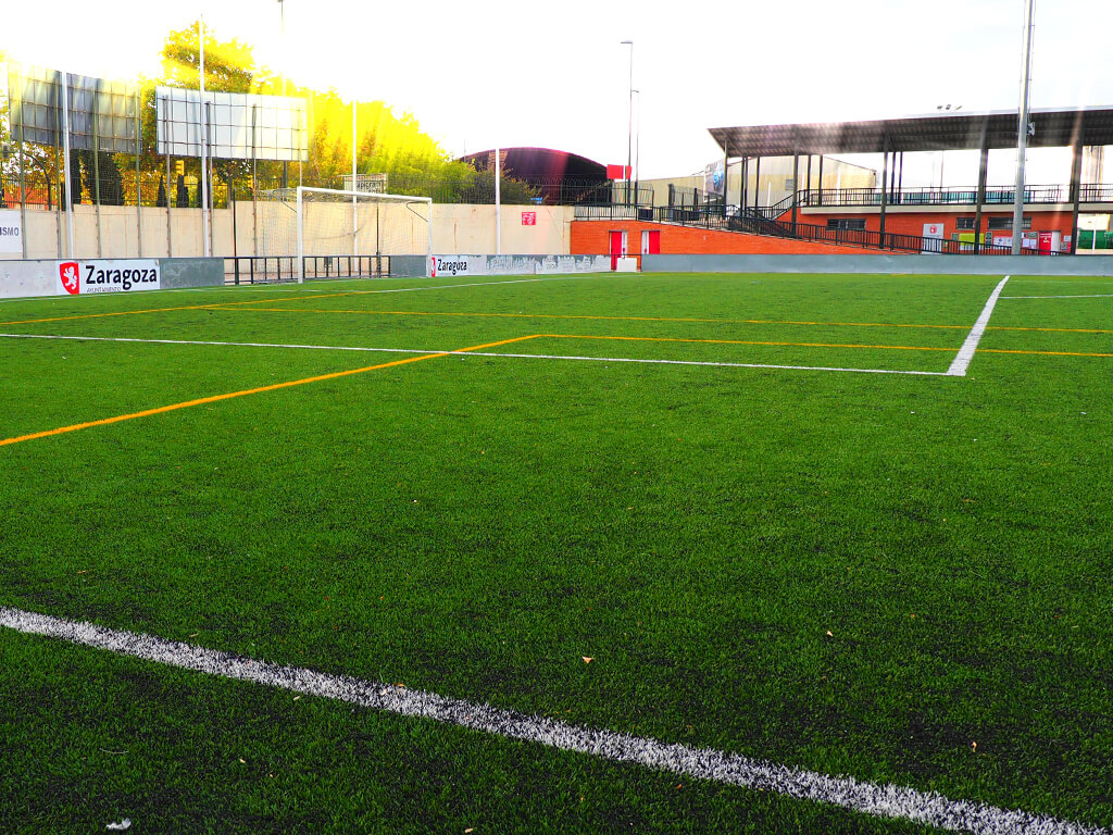 CMF AZUCARERA. Campo de fútbol para el ayuntamiento de Zaragoza con tecnología de DOBLE TUFTADO Image