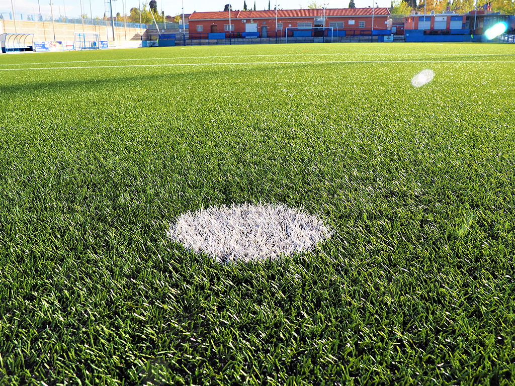 OPSA ejecuta 11 campos de fútbol para el ayuntamiento de Zaragoza usando el innovador sistema Greenfields DT Elite 60 con tecnología de DOBLE TUFTADO
