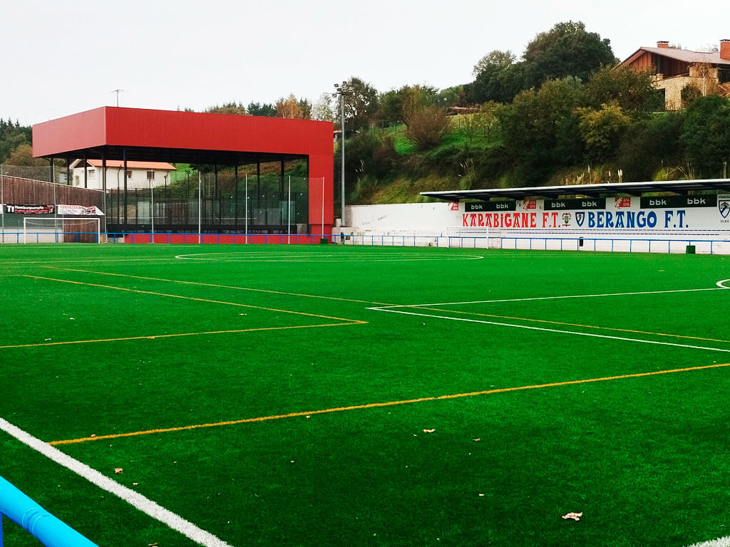 Sustitución del césped artificial del Campo de Fútbol de Berango, Vizcaya Image