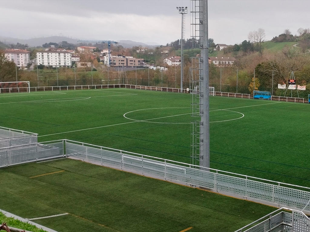 Obras sustitución de la hierba artificial en el Campo de Fútbol Harane de Usurbil. Guipúzcoa Image