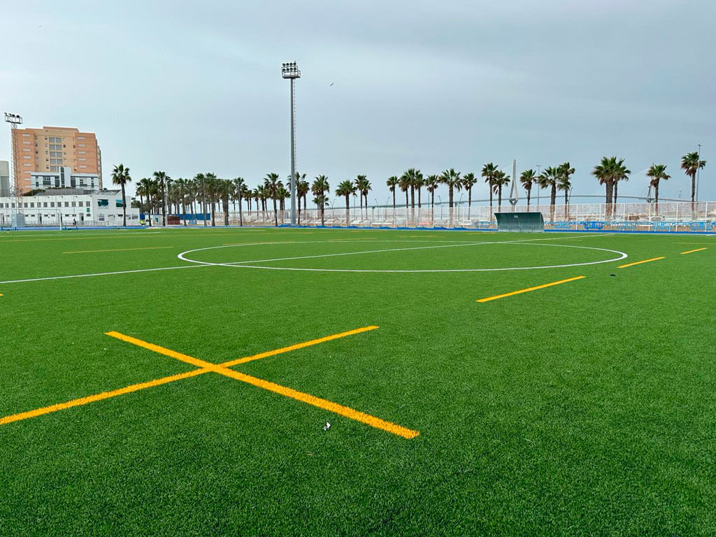 Obras de sustitución de césped en campo de fútbol Manuel Irigoyen, situado en el CD Puntales, Cádiz. Image