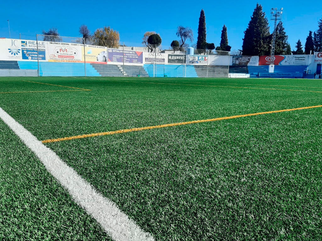 Sustitución del Césped Artificial del Campo de Fútbol Municipal de Villacarrillo (Jaén). Image