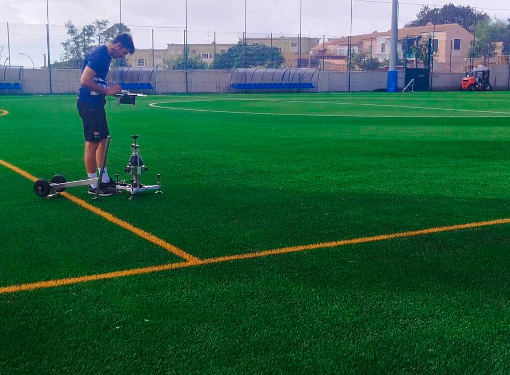 Césped artificial para el campo de fútbol García Escámez de Santa Cruz de Tenerife Image
