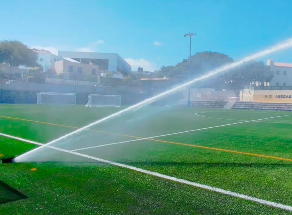 Césped artificial para el campo de fútbol García Escámez de Santa Cruz de Tenerife Image