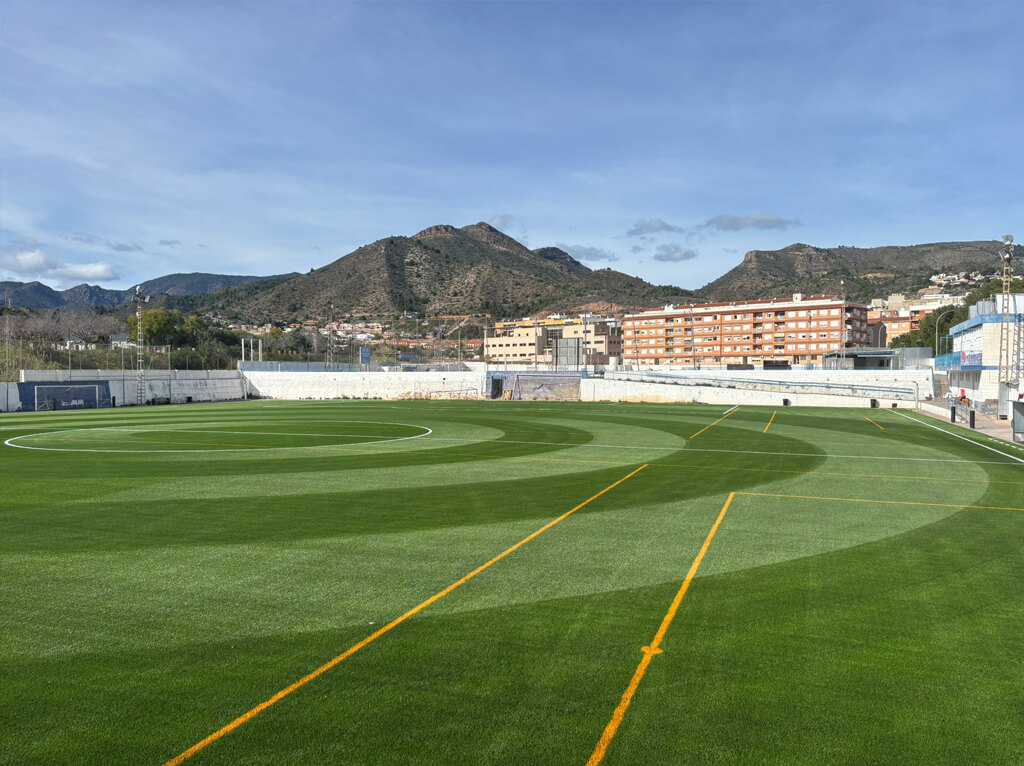 La Vall D’Uixó estrena césped artificial en los 2 campos de La Moleta Image