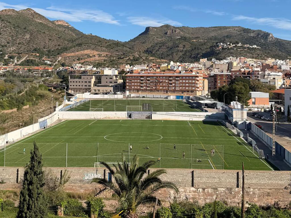 La Vall D’Uixó estrena césped artificial en los 2 campos de La Moleta Image