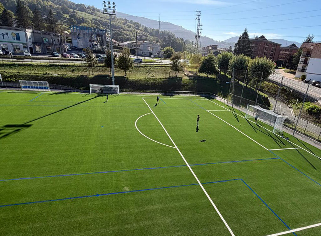 Campo de Fútbol Garmendipe de Azpeitia (Guipúzcoa) Image
